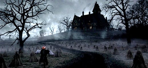 Sleepy Hollow là một bộ phim ly kỳ và kinh dị của Tim Burton, với diễn xuất xuất sắc của Johnny Depp và Christina Ricci. Bức ảnh liên quan đến bộ phim này mang đến cho người xem một cái nhìn đầy kỳ bí về câu chuyện đầy kịch tích này.